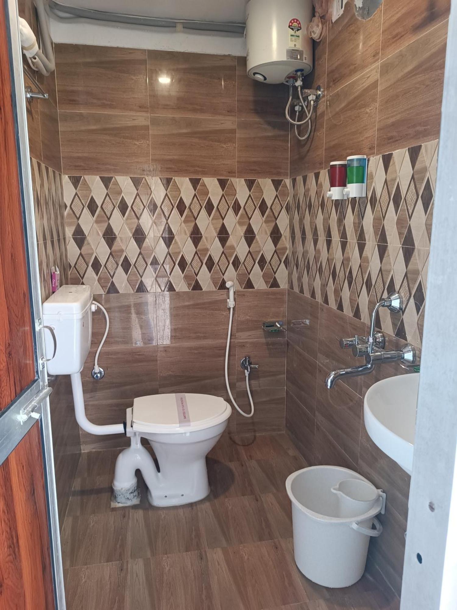 Mom Hotel - Unit Of Mom Hotel Puri Kültér fotó