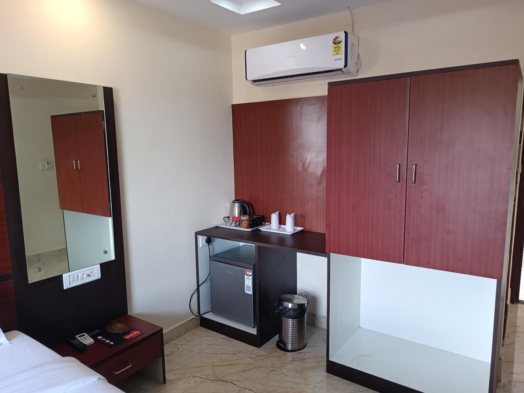 Mom Hotel - Unit Of Mom Hotel Puri Kültér fotó